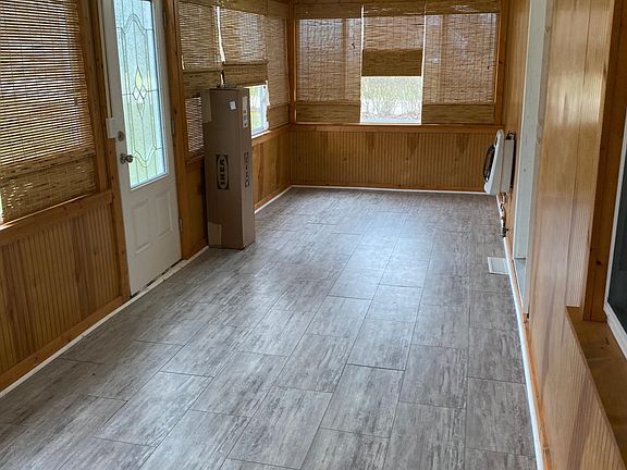 3rd image of 10276 Ozga St