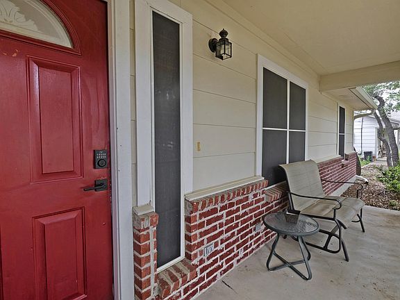 2nd image of 535 Live Oak Drive