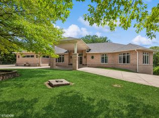 26 Red Hawk Dr, Oswego, IL 60543