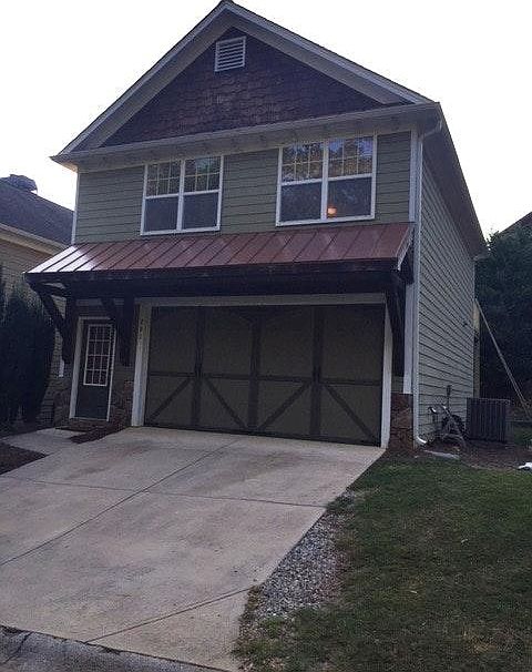 Front facade of a great cottage