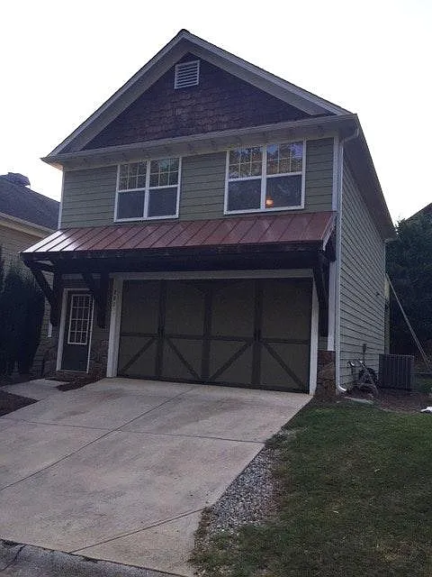 281 Lakeside Dr photo 1