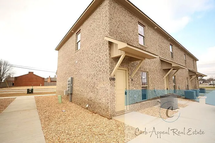 1702 Bittle St #B — Photo 3