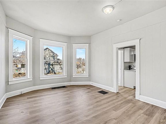 3rd image of 501 Blake St