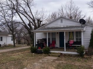 606 E Maple St, Oregon, MO 64473