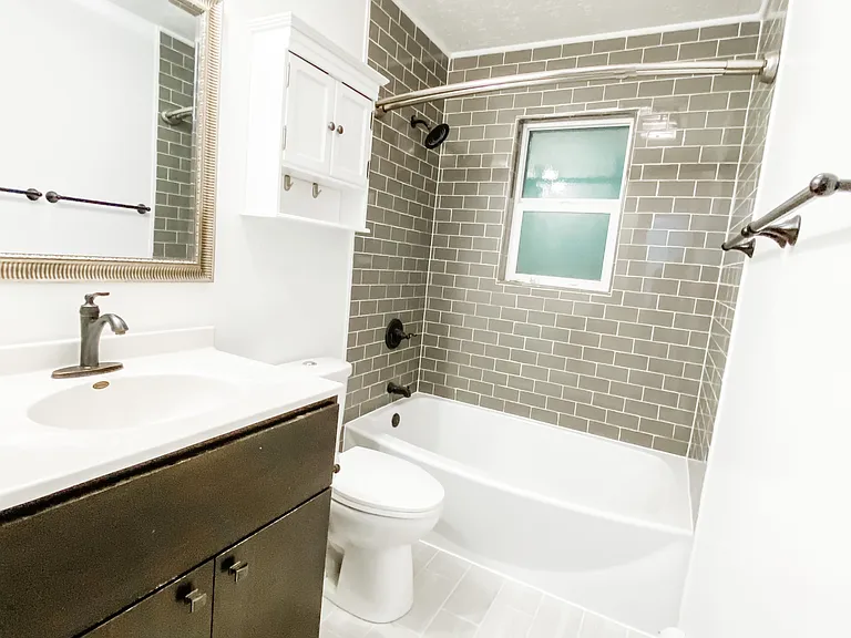 5033 Pineridge Ave — Photo 6