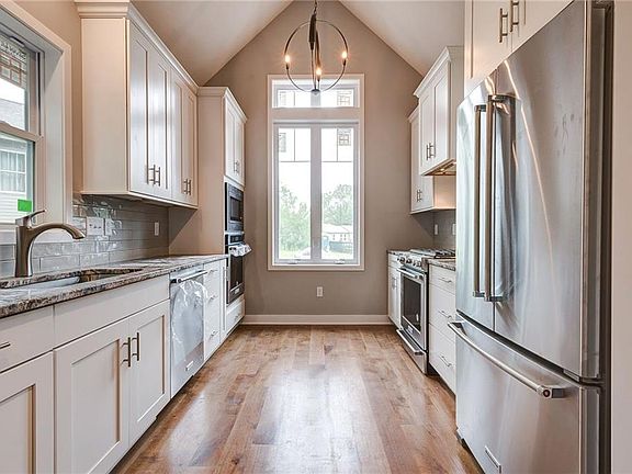 4th image of 3337 Hickory Knoll Ln
