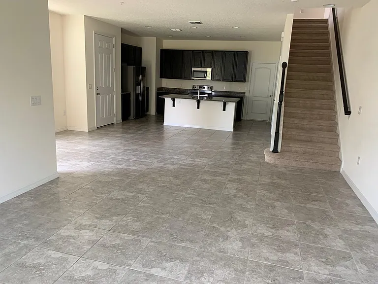 330 Misty Grove Ln — Photo 4