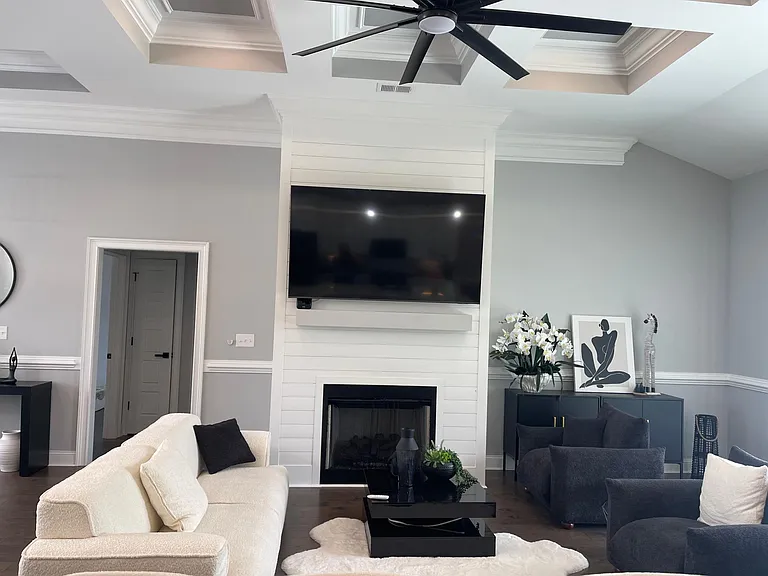 123 E Covington Dr — Photo 6