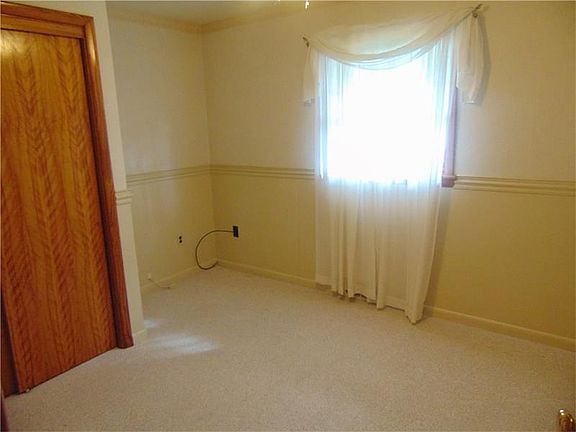 5th image of 38 Windihill Dr