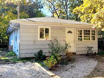 6 Somers Place, Mastic, NY, 11950