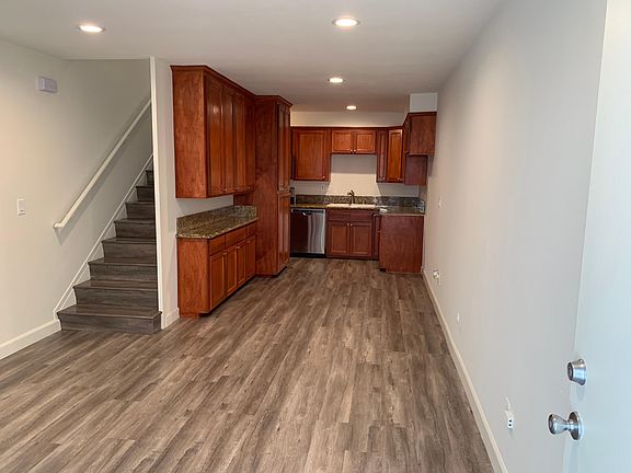 3rd image of 11015 Kittridge St APT 119