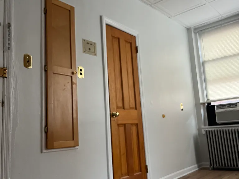 136 Coles St #1 — Photo 18