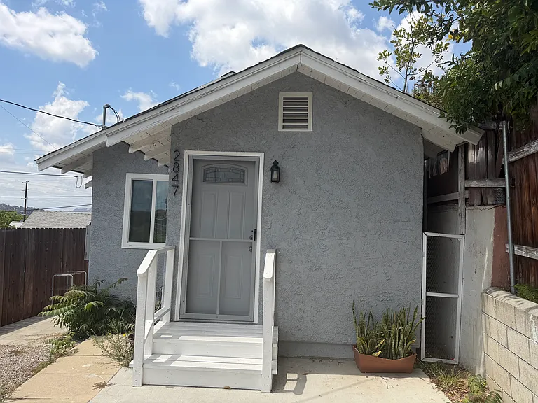 2847 Johnston St — Photo 2