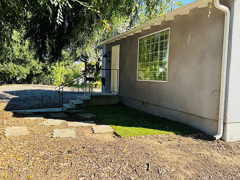 825 N Pasadena Ave — Photo 5