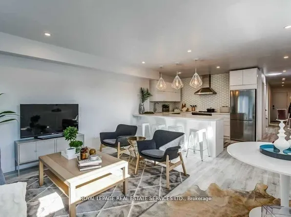 6 Florence Cres #A, Toronto, ON M6N 4E4