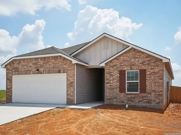 140 Labatt Street, Seguin, TX 78155