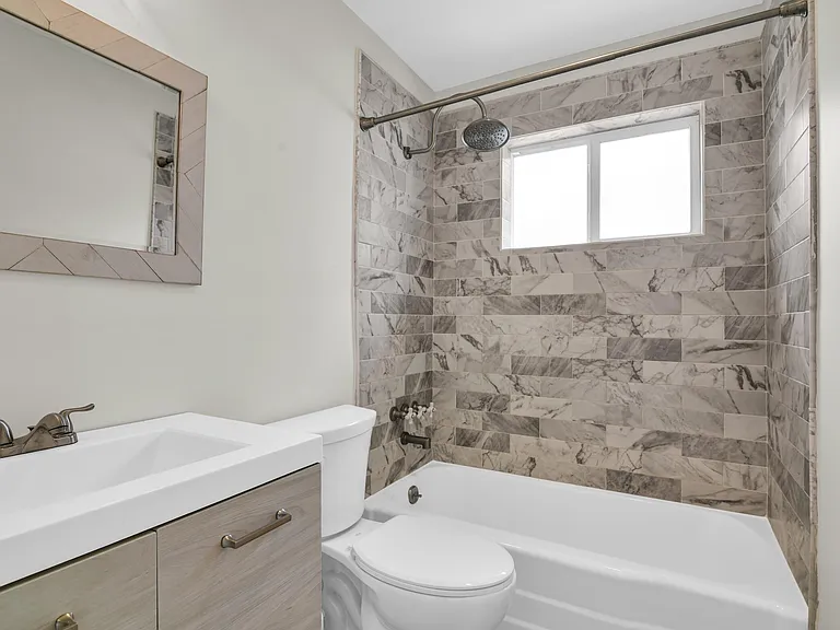 909 SE 16th Pl — Photo 21