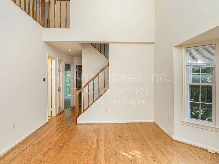 7461 Ridge Oak Ct — Photo 8