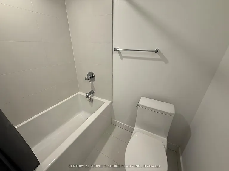 180 Clonmore Dr S #8 — Photo 17