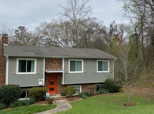 435 10th Street Pl NW, Hickory, NC 28601