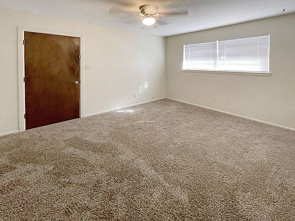 4th image of 2606-2608 E Sunset Cir #2606