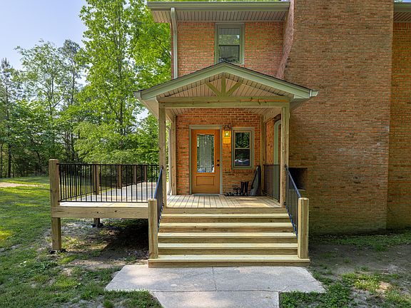 3rd image of 573 Ross Hollow Rd