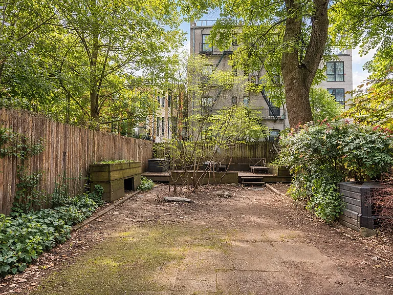 592 Decatur St #1 — Photo 8