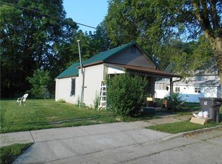 814 Van Buren Ave, Charleston, IL 61920