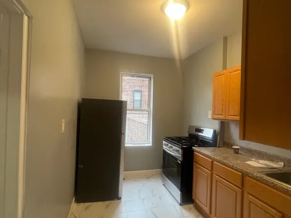 1078 Nostrand Avenue image 4 of 9