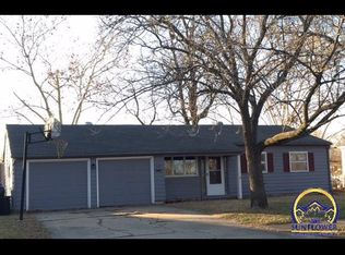 2927 SW Burnett Rd, Topeka, KS 66614