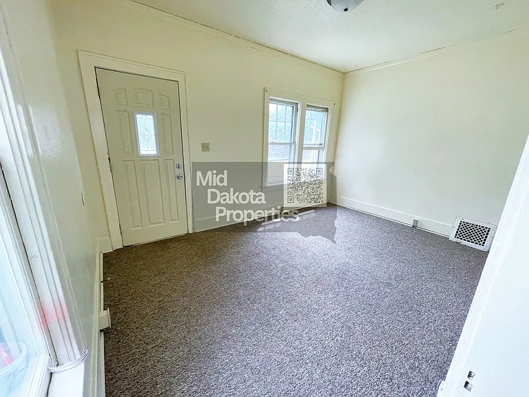 211 & 213 N Edmunds St — Photo 3