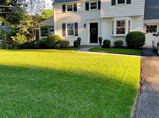 176 Hilltop Cir, Trumbull, CT 06611