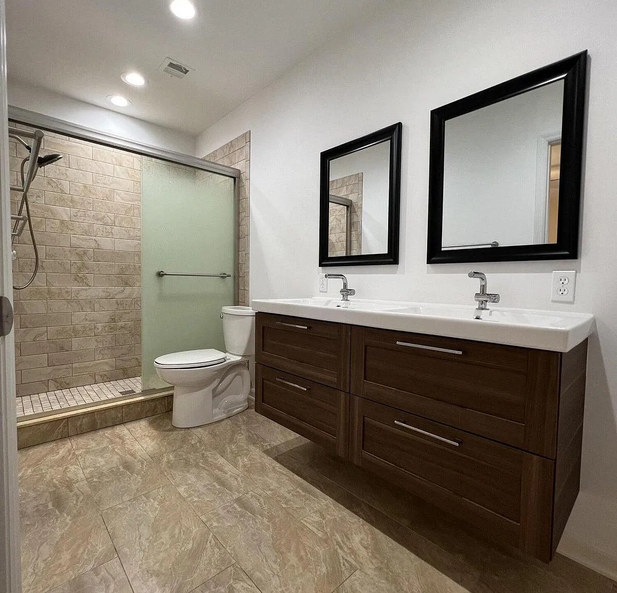 3 bed, 2.0 bath, 1683 sqft, $3,600 — Photo 3
