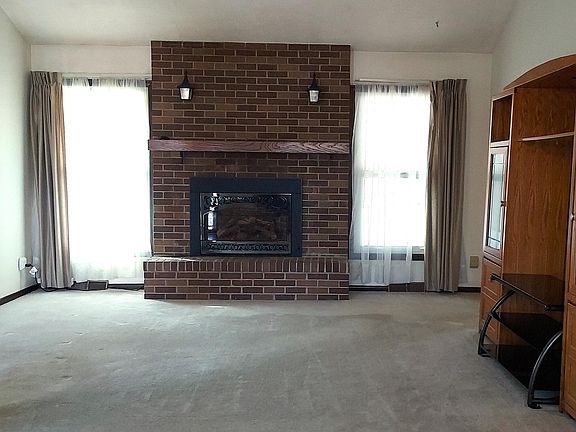 4th image of 7372 Jefferson St
