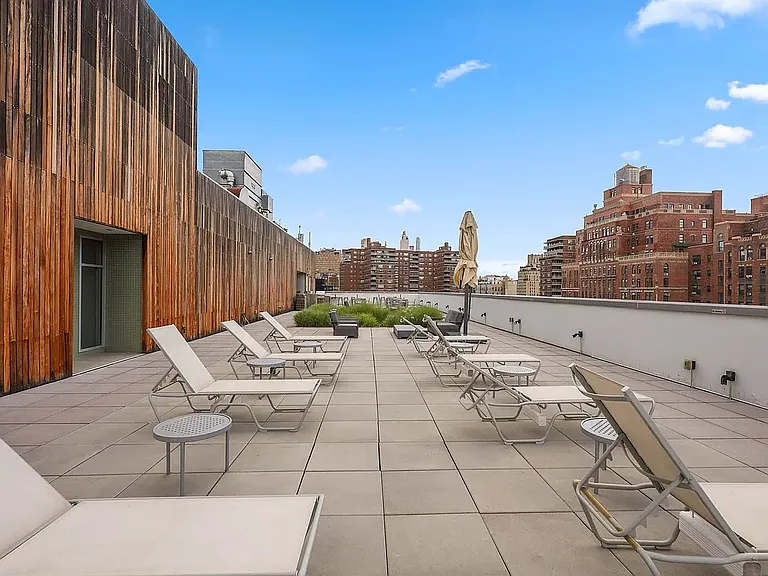 420 W 25th St #1M — Photo 19