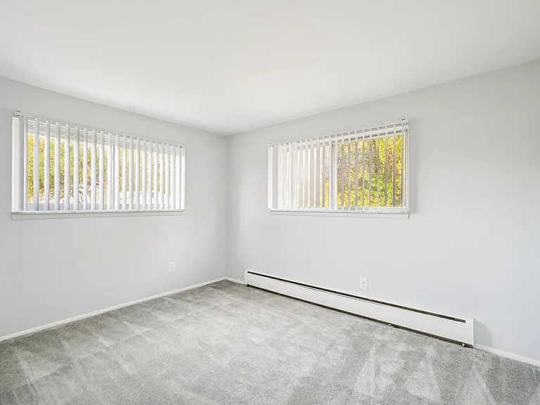 Independence Square Apartments — Photo 50