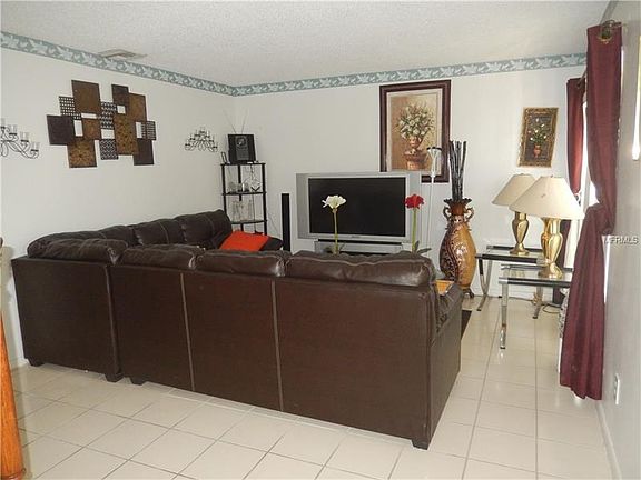 4th image of 2846 Saint Clair Ct