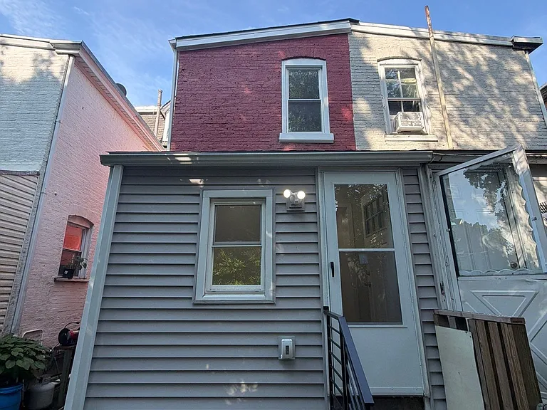 128 Hanford Pl — Photo 18