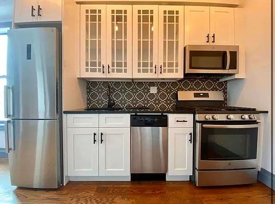 Rented by Avenues Real Estate | media 18