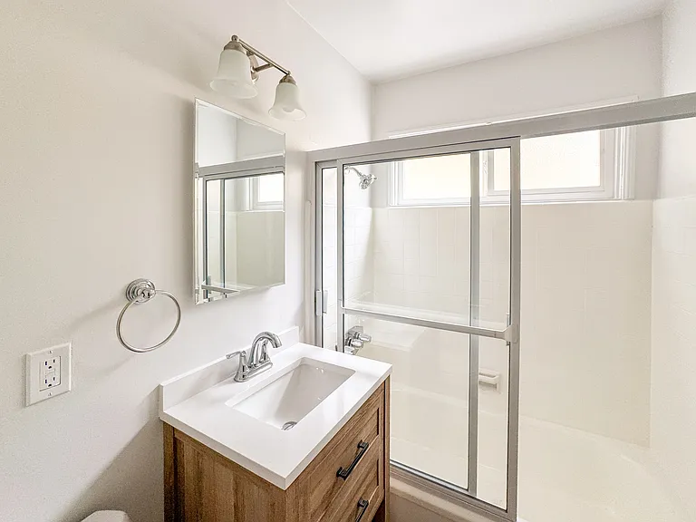11820 Magnolia Blvd #11820 — Photo 5