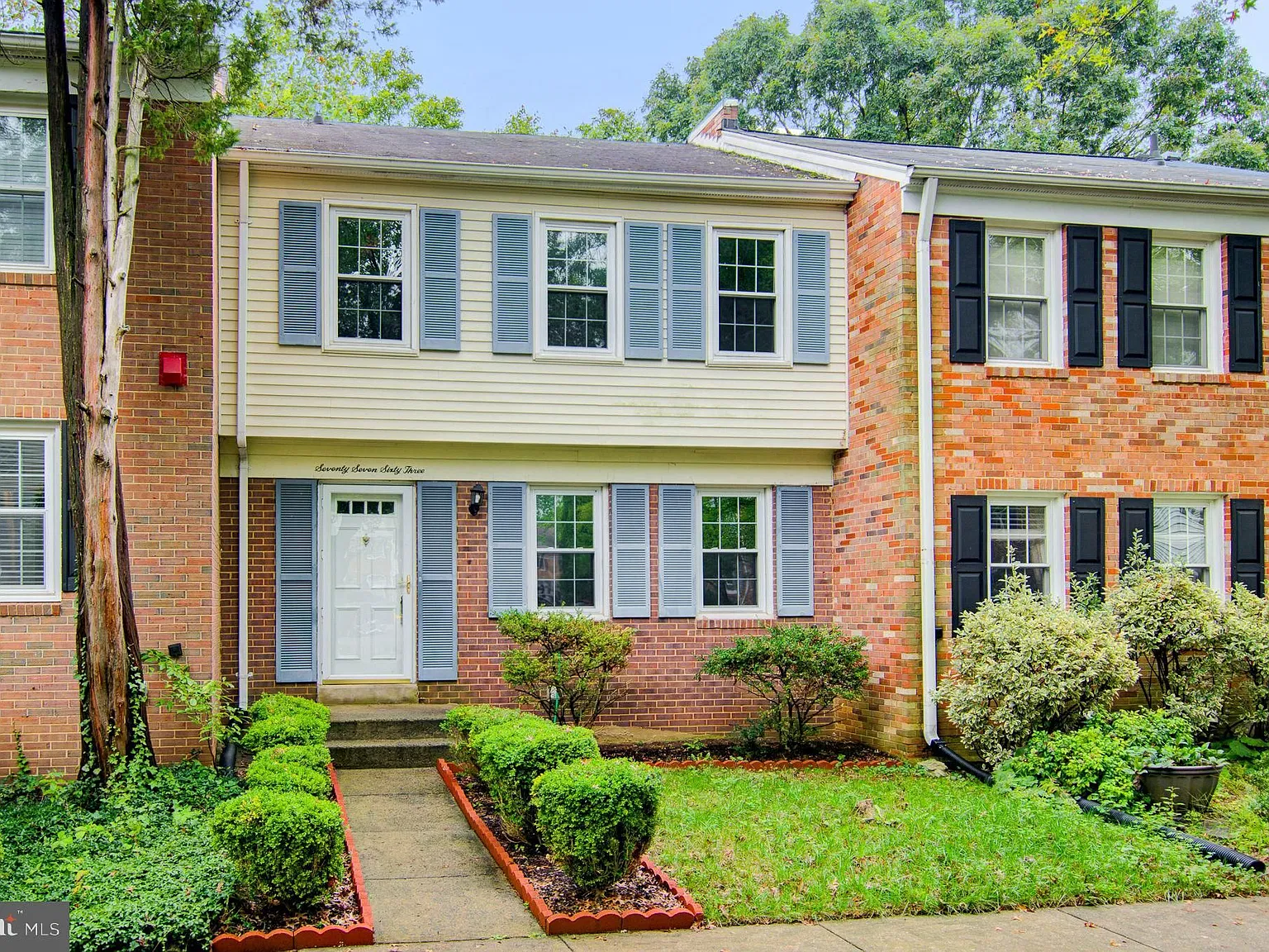3 bed, 3.5 bath, 1232 sqft, $2,975 — Photo 3