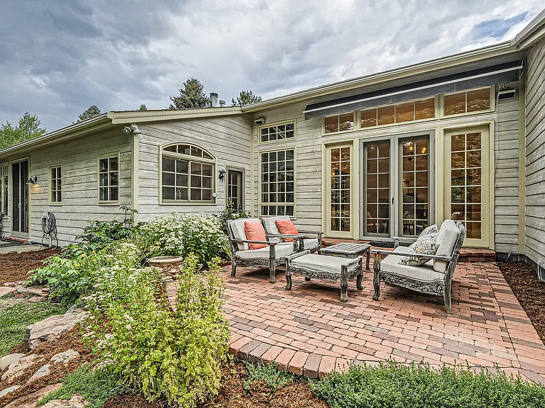 3782 Wonderland Hill Ave — Photo 6