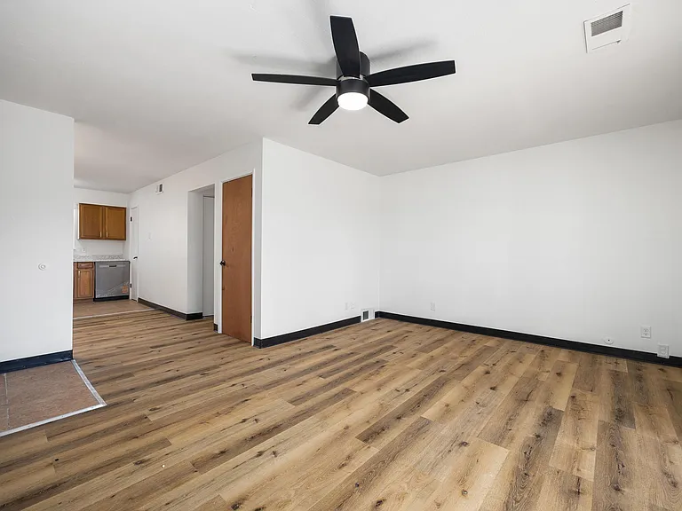 Forest Hills Apartments — Photo 37