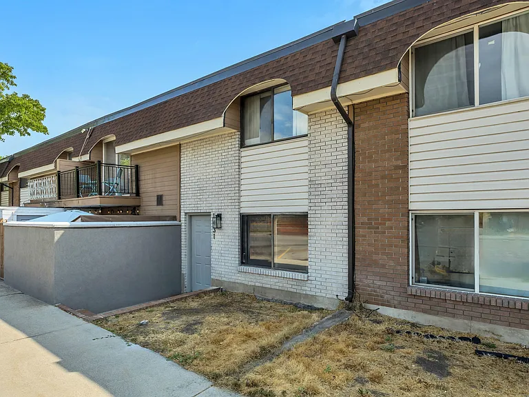 1431 Arthur Dr #1 — Photo 2