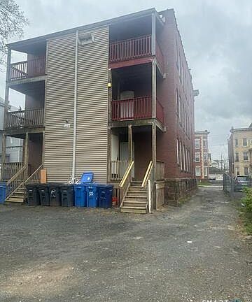 3rd image of 46 Bond St #2