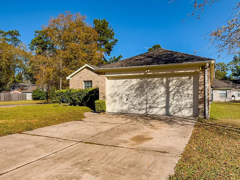 1642 S Diamondhead Blvd — Photo 2