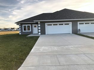 1216 Cardinal St, Rock Falls, IL 61071