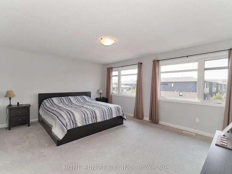 282 Nelson St E — Photo 24