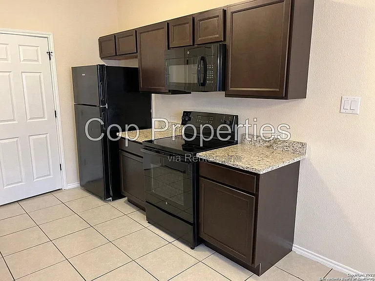 8712 Azul Sky Ct — Photo 10