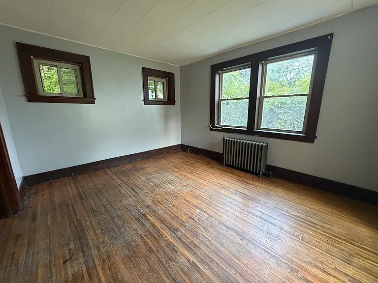 884 Bay St #3 — Photo 8